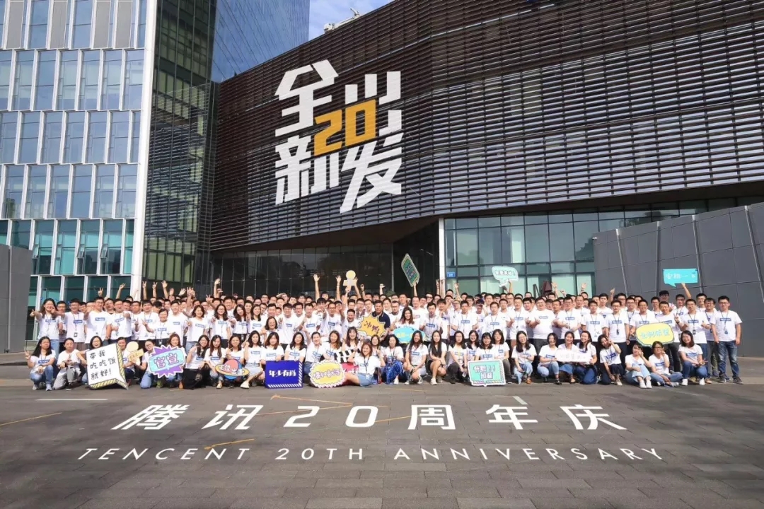 互联网企业统一服装的意义 企业团体服装定制的意义(images 2)